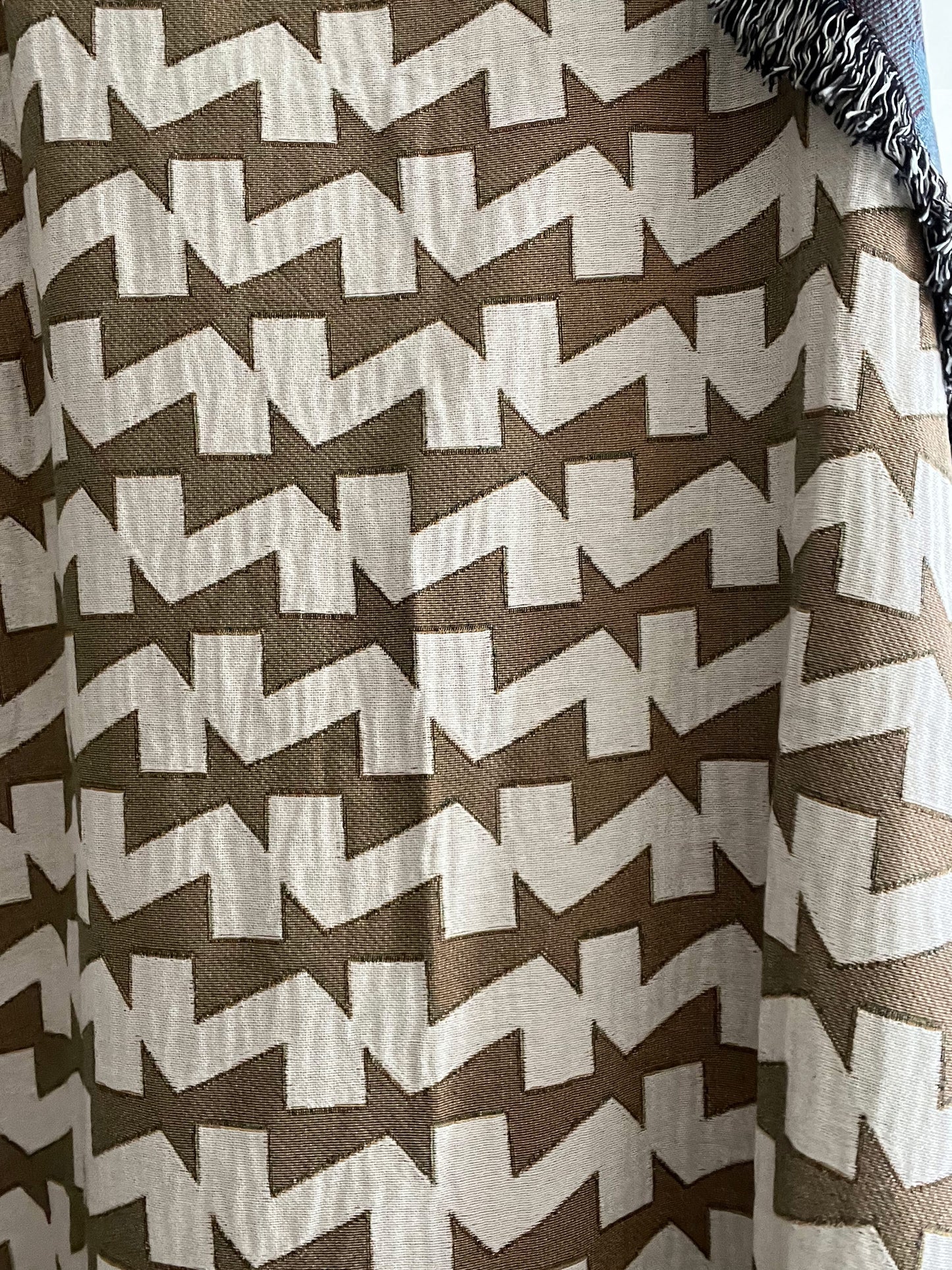 Ribbon - 60" x 80" Jacquard Woven Blanket