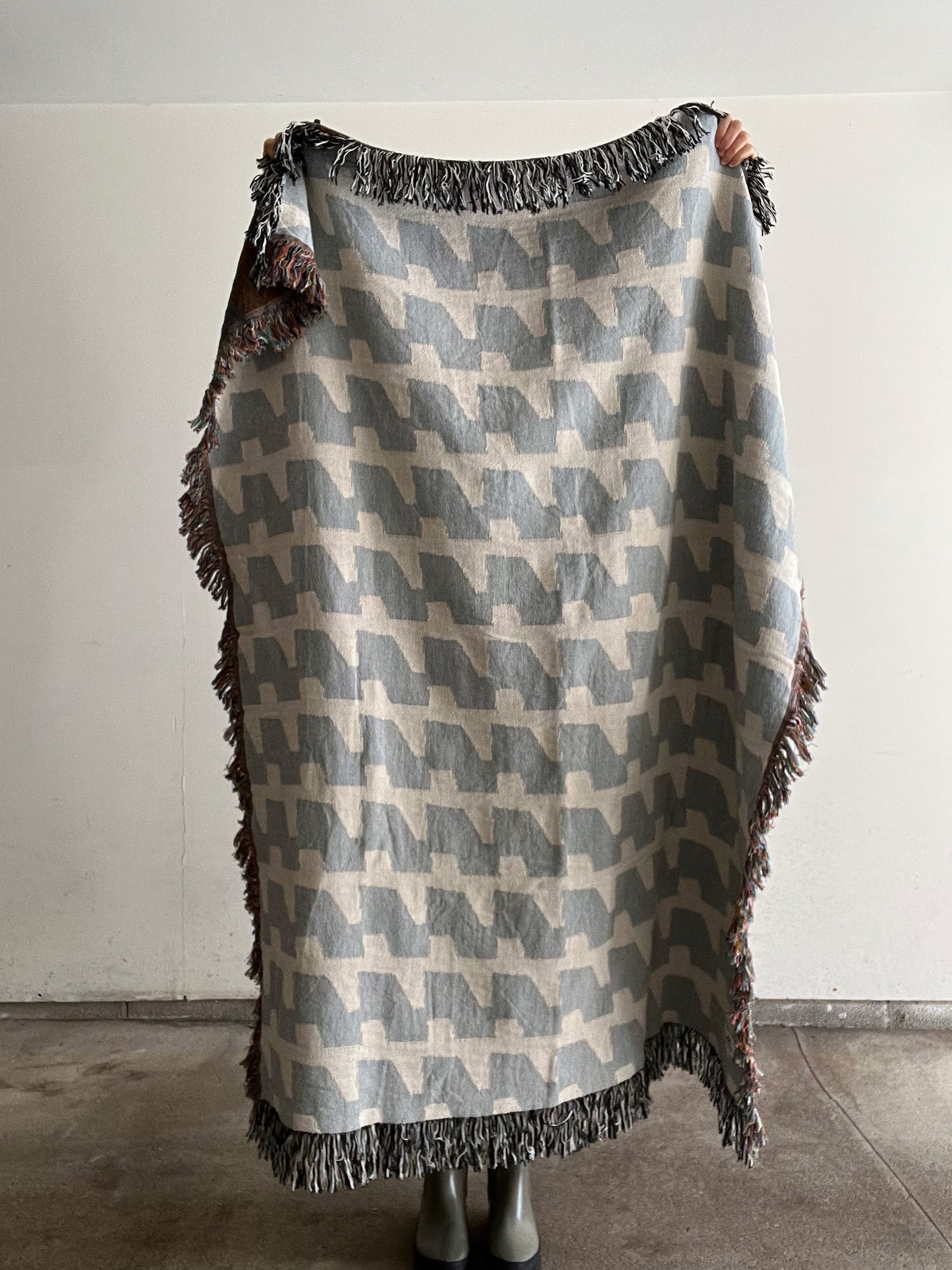 Waves - 50" x 60" Jacquard Woven Blanket